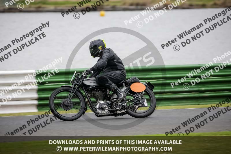 Vintage motorcycle club;eventdigitalimages;mallory park;mallory park trackday photographs;no limits trackdays;peter wileman photography;trackday digital images;trackday photos;vmcc festival 1000 bikes photographs